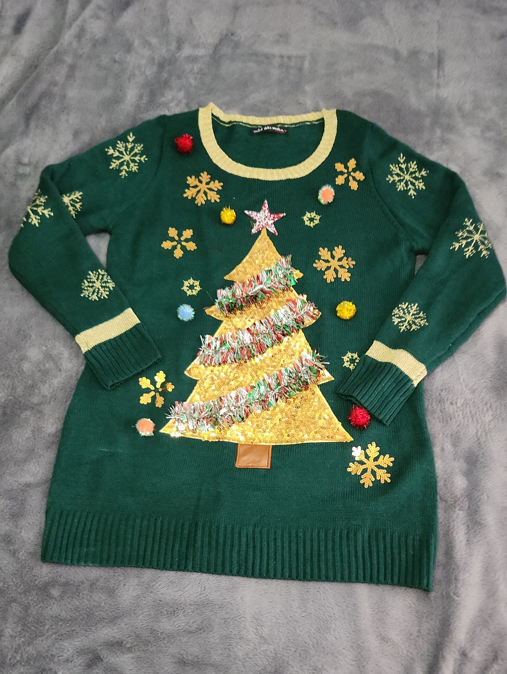 united states sweaters Festive Holiday Crewneck Sweater